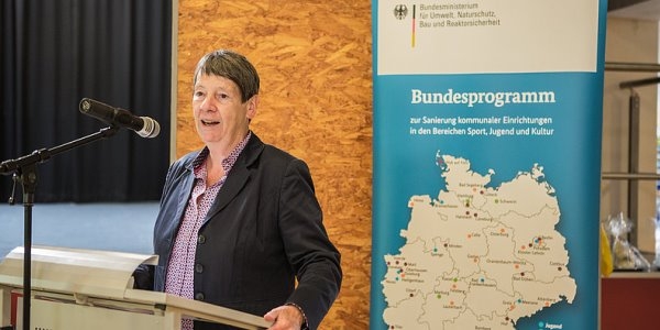 Bundesministerin Dr. Barbara Hendricks besuchte mehrere Standorte, um sich vor Ort ein Bild von dem aktuellen Stand der Projekte zu machen.