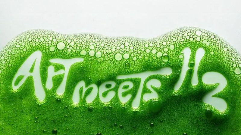 © Liebchen+Liebchen Das Bild zeigt den Schriftzug Art meets H2 auf grünem Schaum.