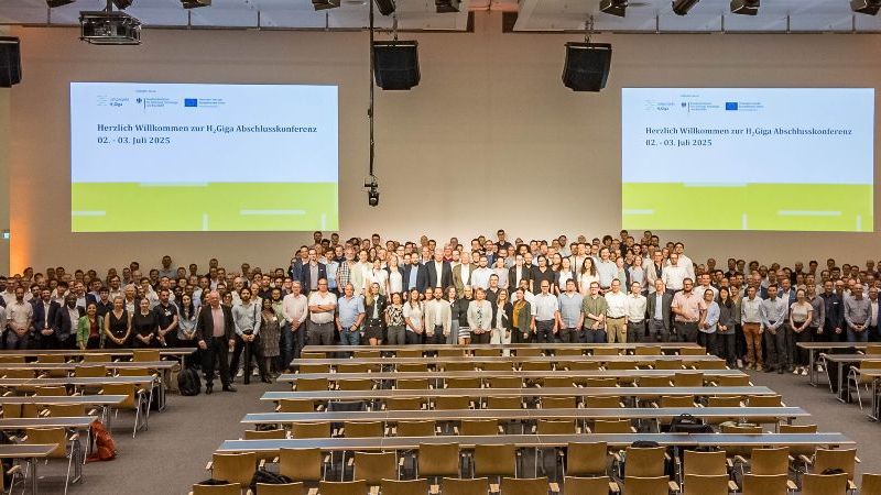 Das Bild zeigt die Teilnehmenden der Abschlusskonferenz.