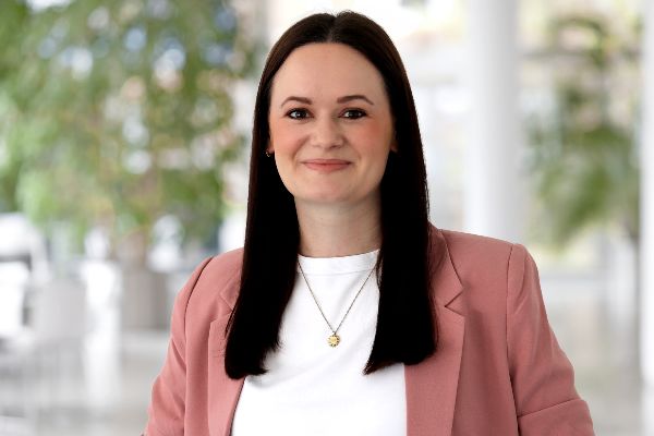 Portraitfoto von Andrea Roeb